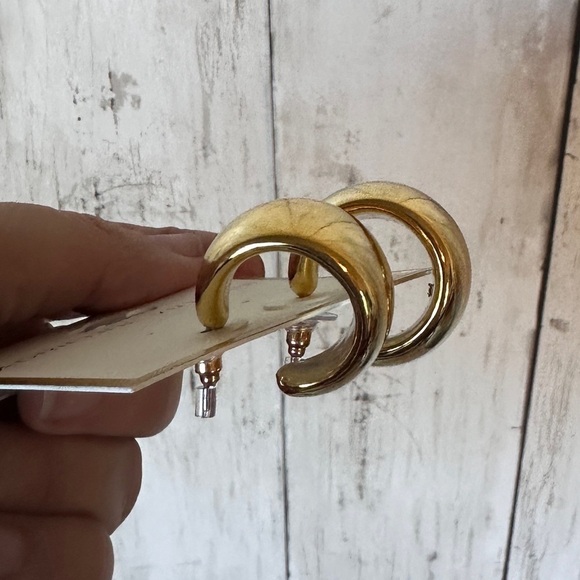 Adrienne Vittadini earnings (color gold). - Picture 3 of 4